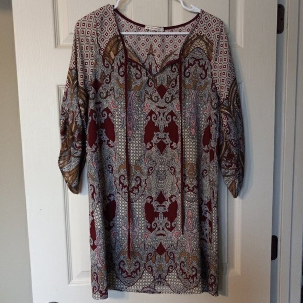 Tua Women's Size Small Wine Print Tie neck 3/4 Sleeve Tunic Size S